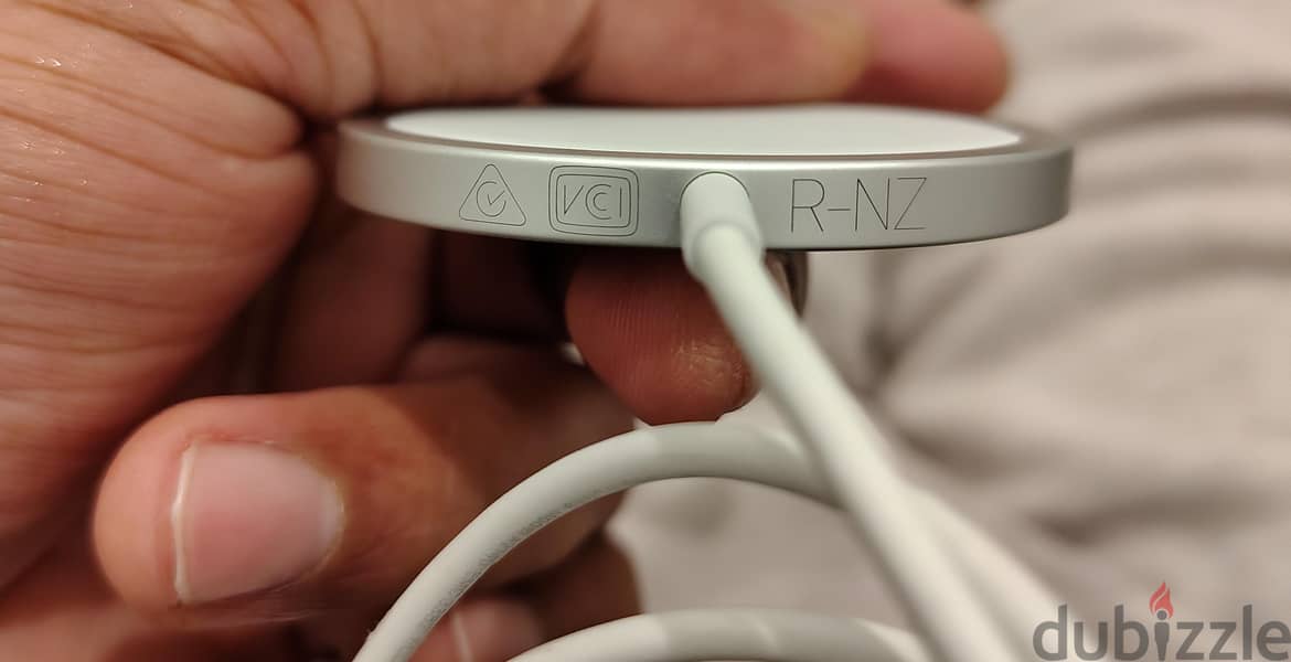Apple MagSafe  wireless charger for Iphone with stand 3