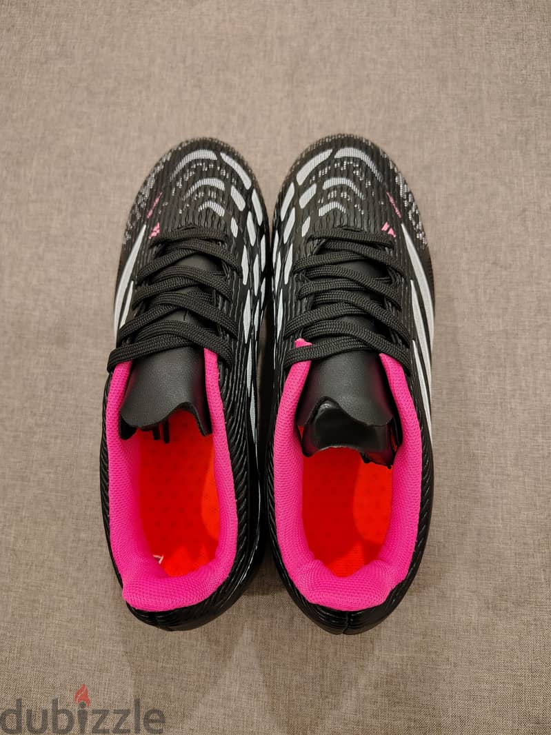 Football shoes size 36 Black 2