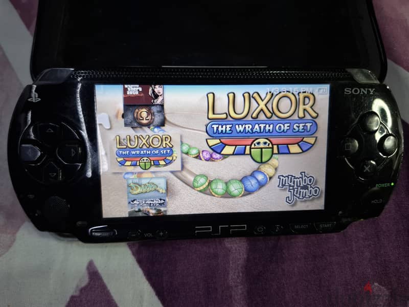 PSP P1000 BLACK BATMAN 4GB 15 GAMES & 17 NES GAMES 7
