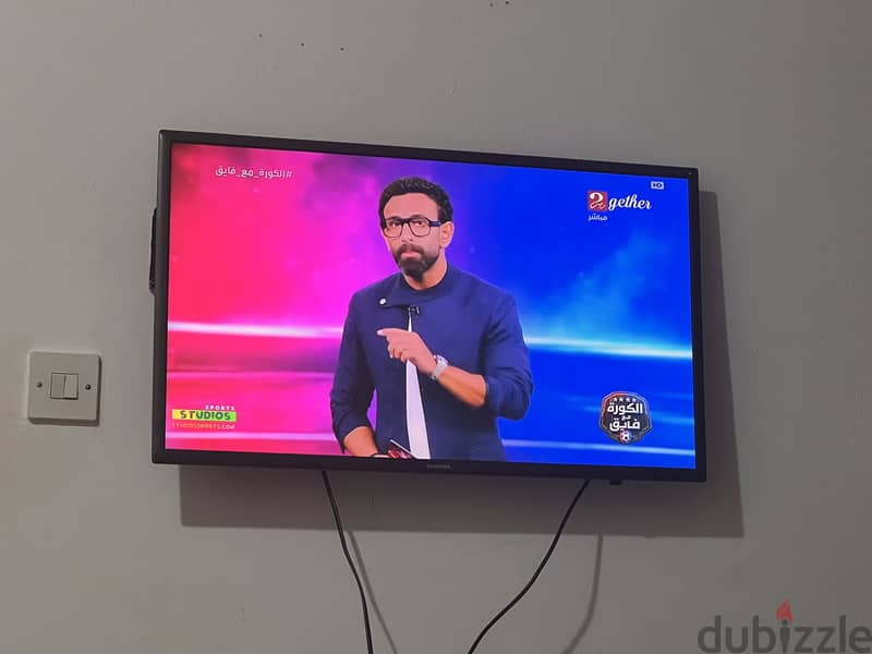 Samsung 32 inch led with original remote and stand 3