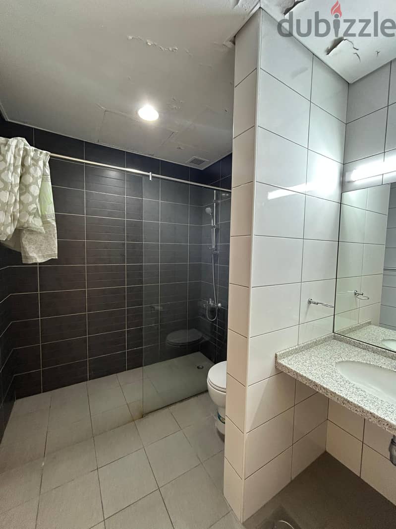 Investment-grade apartment with a balcony for rent in Fintas 3