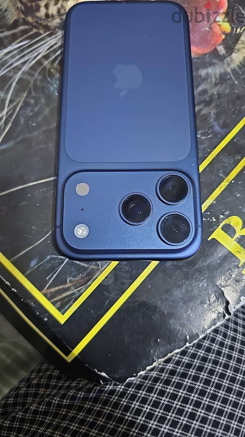 Apple - iPhone 17 pro like new 10/10 4