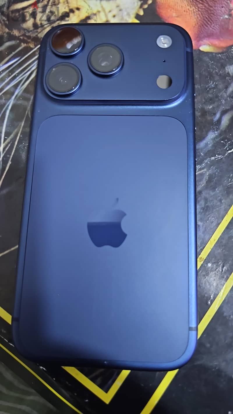 Apple - iPhone 17 pro like new 10/10 5