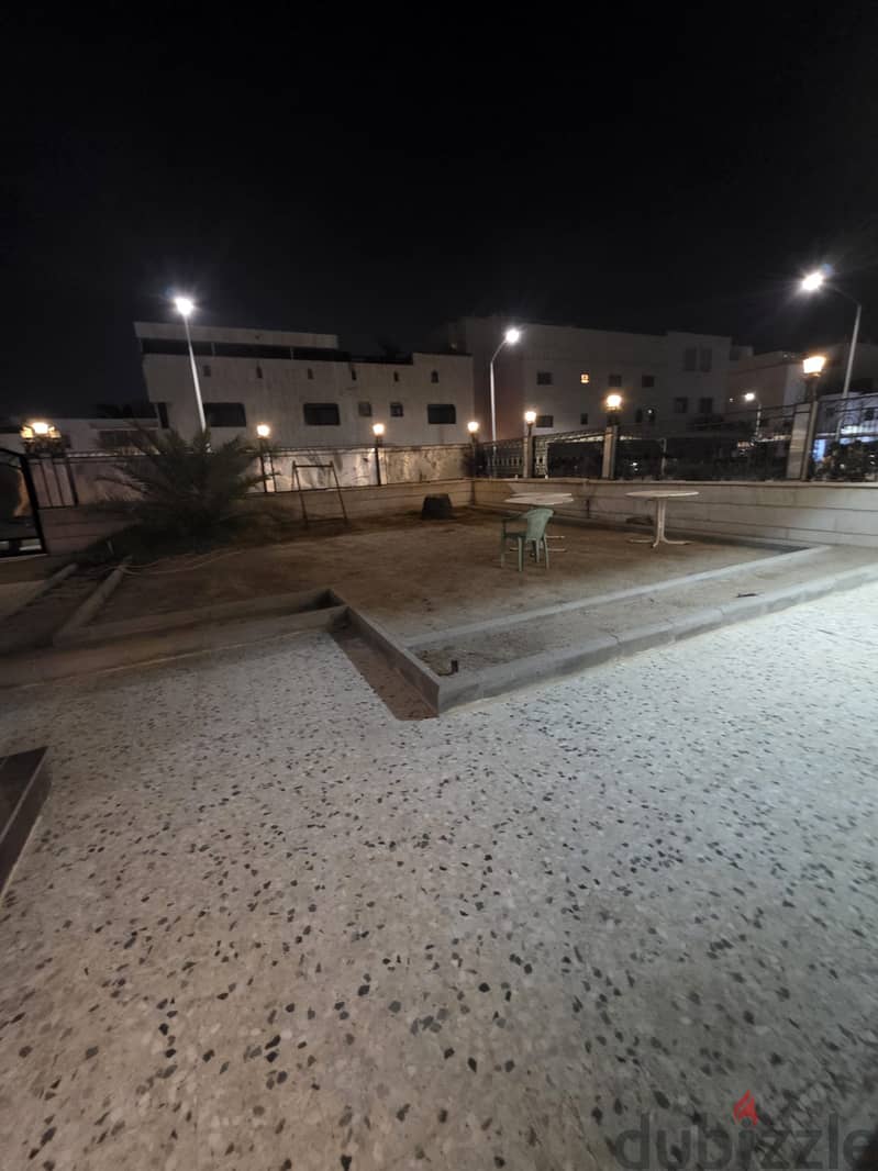 للإيجار فيلا بصباح السالم  للعوايل الكويتية فقط 1