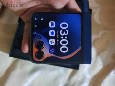 Motorola Razor 60 256gb only small Dott on lcd but you can use no