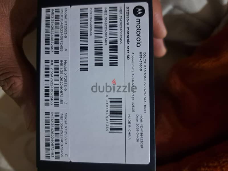 Motorola Razor 60 256gb only small Dott on lcd but you can use no 5