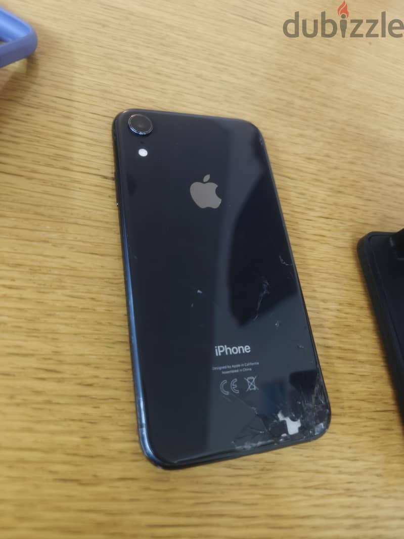 Apple - iPhone XR 1