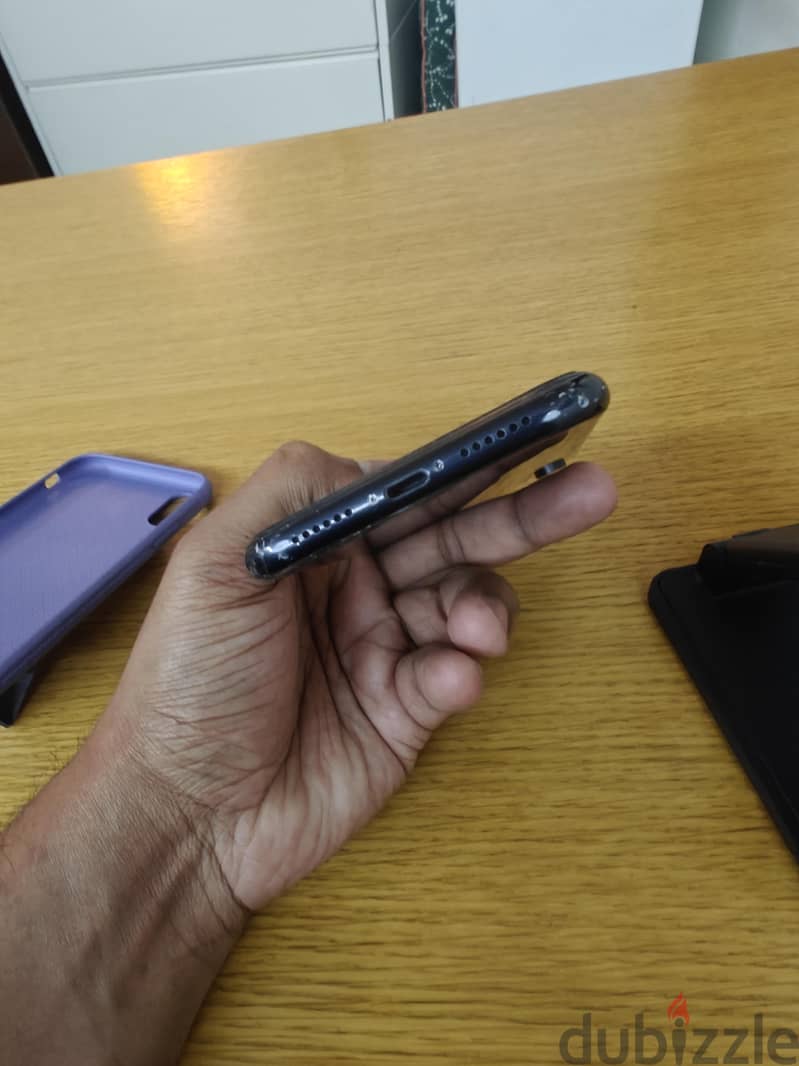 Apple - iPhone XR 3