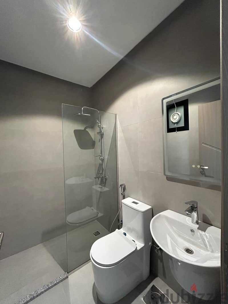 Semi-furnished apartment with a balcony and partial sea view for rent 5