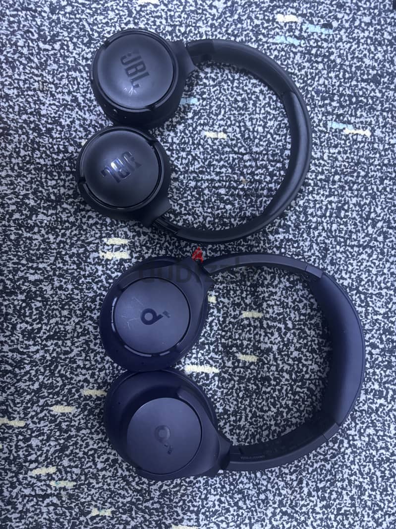 JBL BT520 and Anker Soundcore q20i 2
