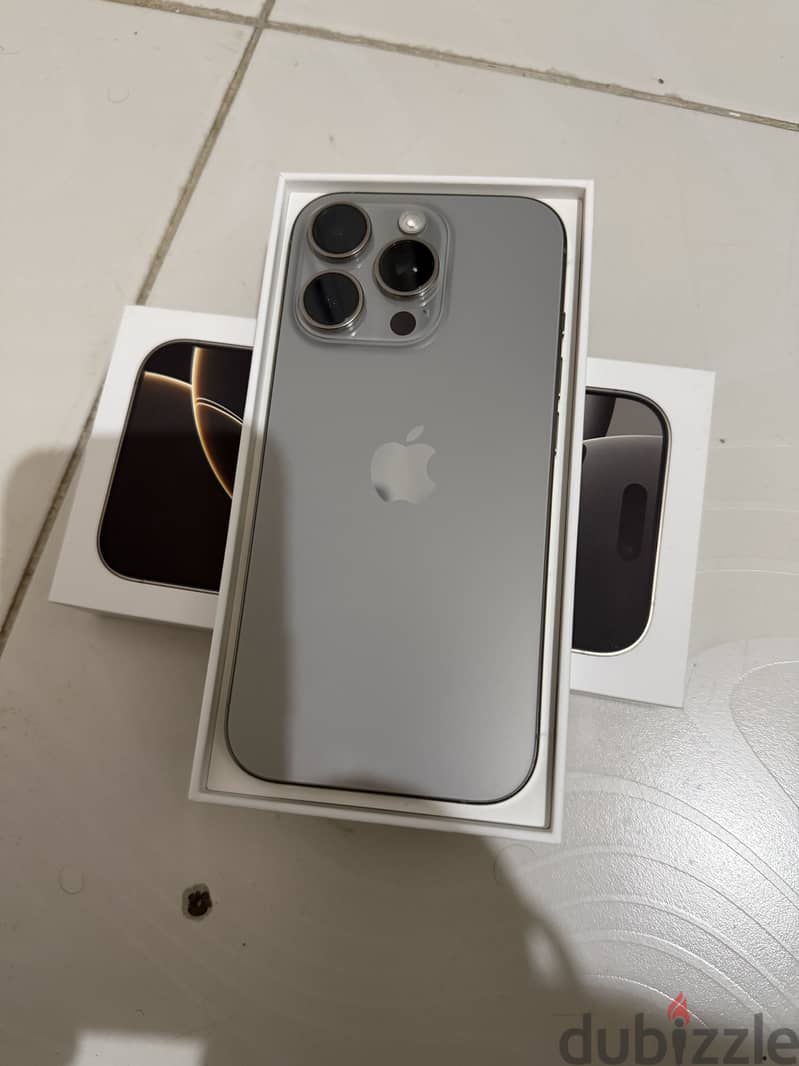 Apple - iPhone 16 Pro 256 gb 10