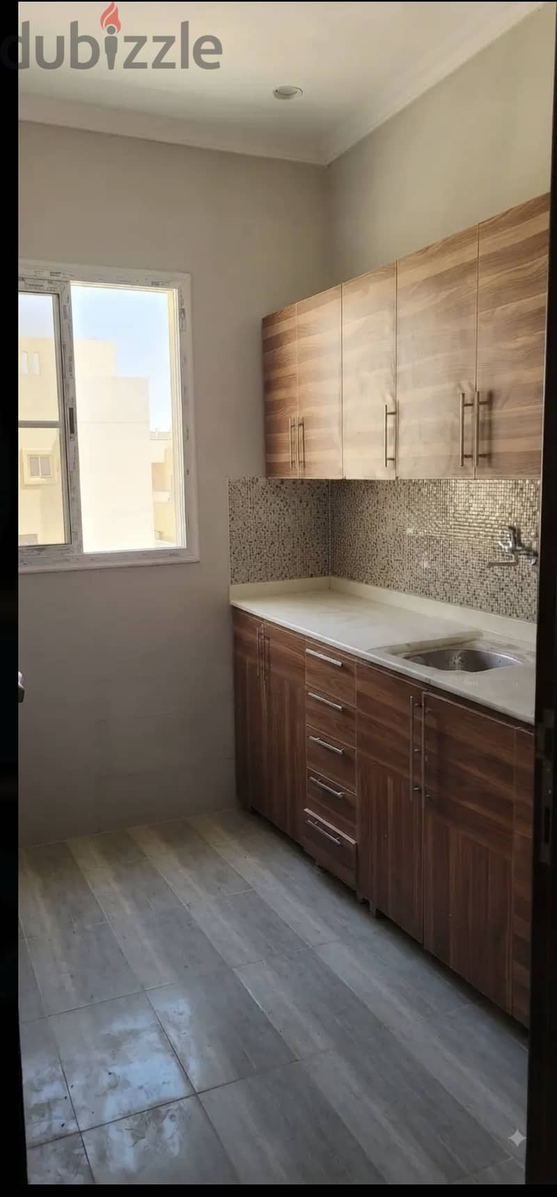 للإيجار شقة في مشرف 3