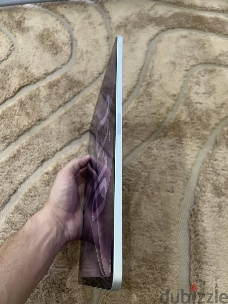 ايباد برو ١٢. ٩ انش الجيل الخامس M1 بحاله ممتازه 11
