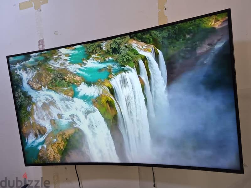 55-inch HU7200 Series 7 Curved 4K UHD Smart TV. 1