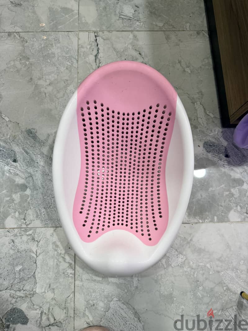 BABY BATH TUB 1