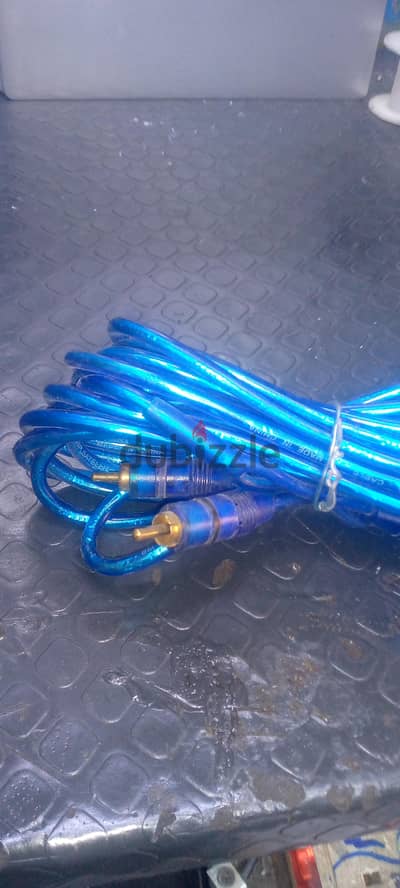 sub woofer audio input output wire