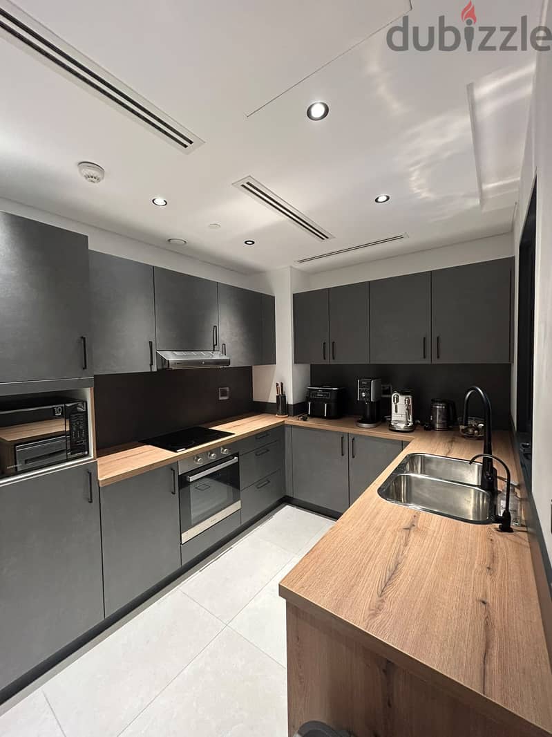 Villa with Private Pool for Rent in Hessa Al-Mubarak 6