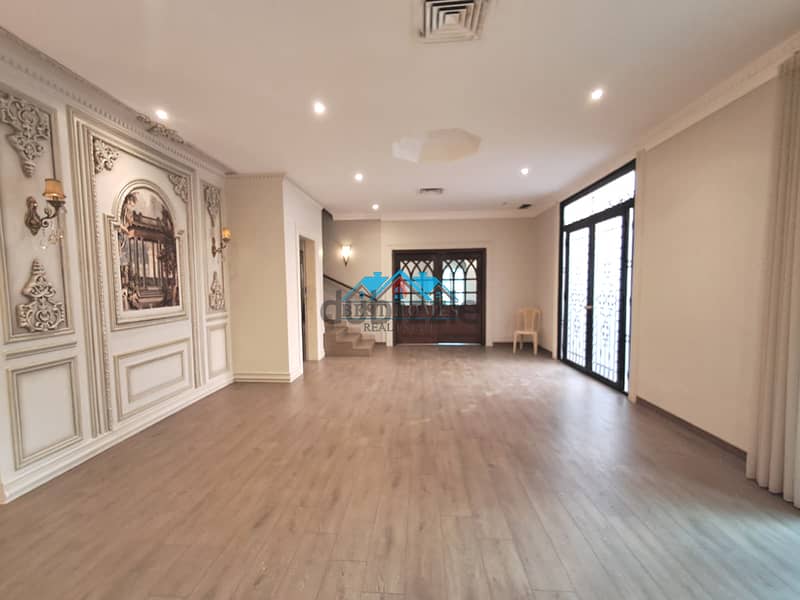 Luxury 6 Bedroom Multi-Level Villa with Swimming Pool in Adan 5