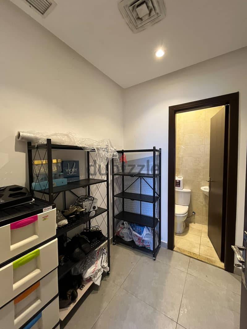 Ladies' salon for rent in Salmiya 8