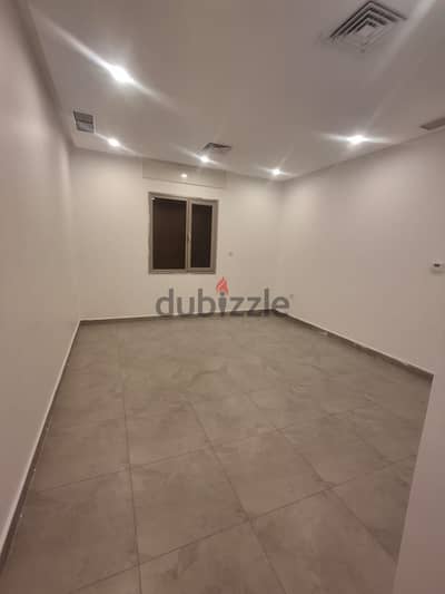 للايجار بالفنيطيس شقة ٣ غرف منهم ماستر