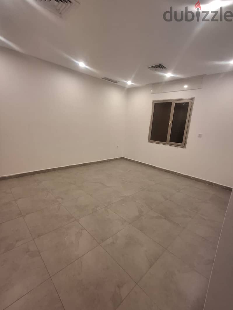 للايجار بالفنيطيس شقة ٣ غرف منهم ماستر 2