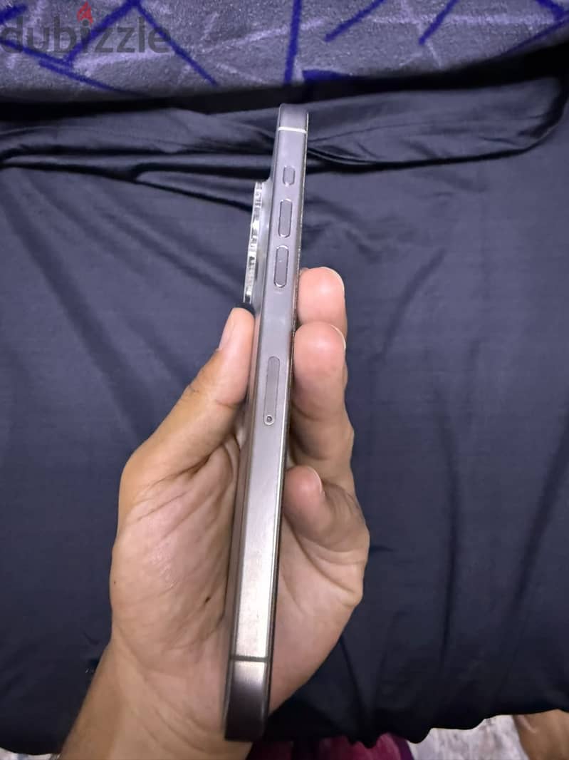 IPhone 15 pro max Battery 94% 6