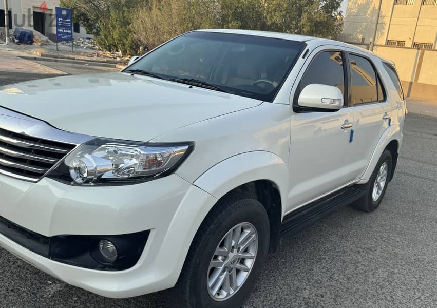 Toyota Fortuner 2015 4