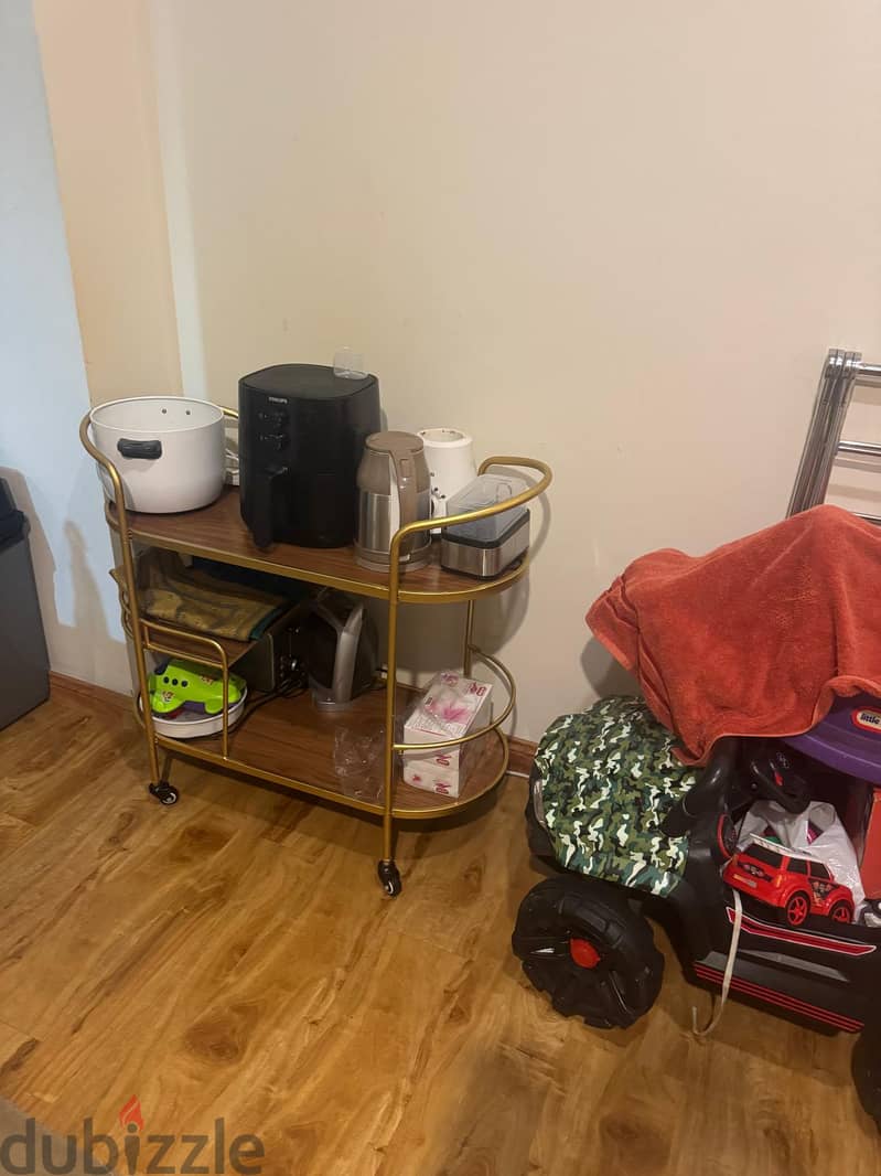 We are selling a variety of good-quality household items at reasonable 5
