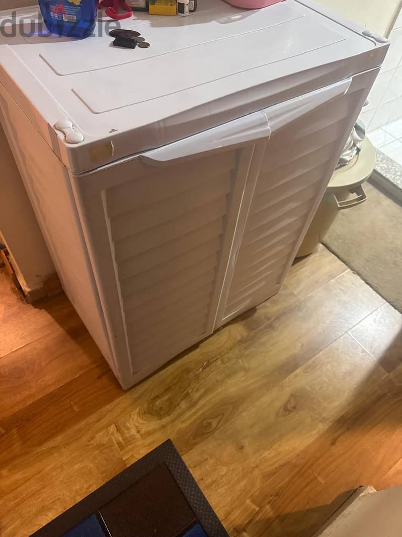 We are selling a variety of good-quality household items at reasonable 6