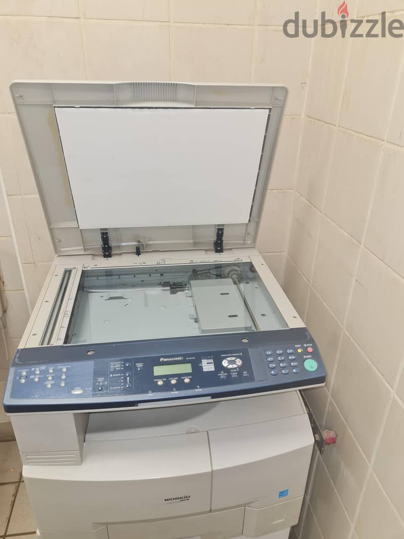 ماكينة تصوير باناسونيك للبيع بحالة ممتازة 2
