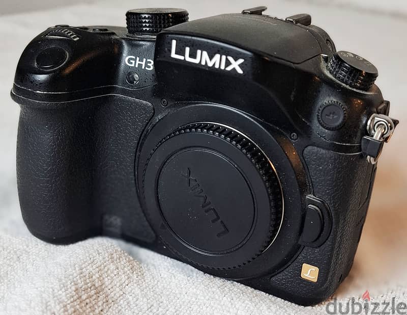 Panasonic LUMIX DMC-GH3 16.0MP Digital Camera - WITH Accessories 1
