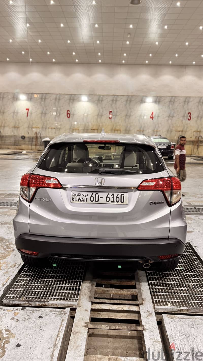Honda HR-V 2021-59000 kms low mileage 4