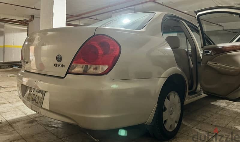 Nissan Sunny 2011 3