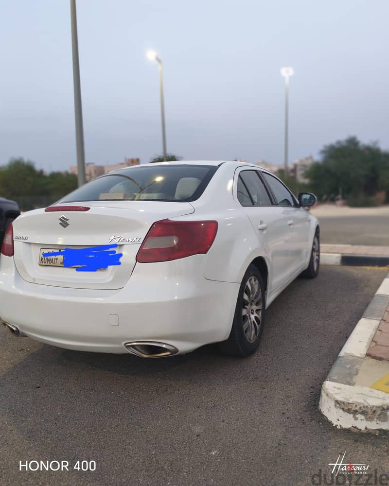 Suzuki Kizashi 2011 3