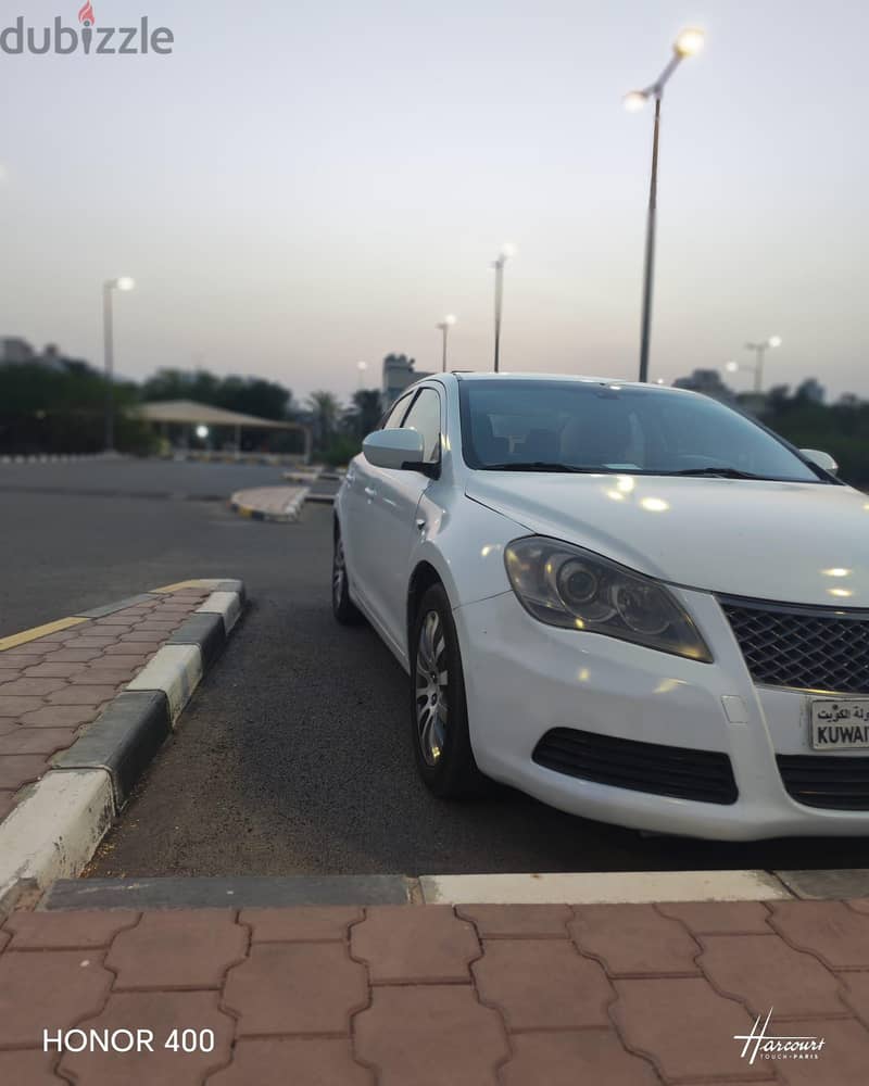 Suzuki Kizashi 2011 5