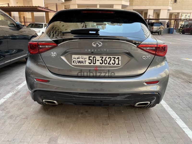 INFINITI Q30 2018 ( lady use  ) 1