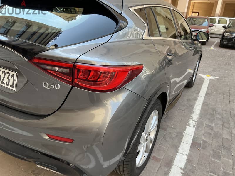 INFINITI Q30 2018 ( lady use  ) 3