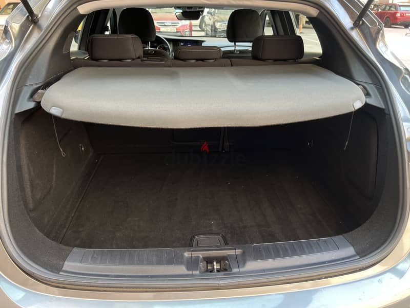 INFINITI Q30 2018 ( lady use  ) 12