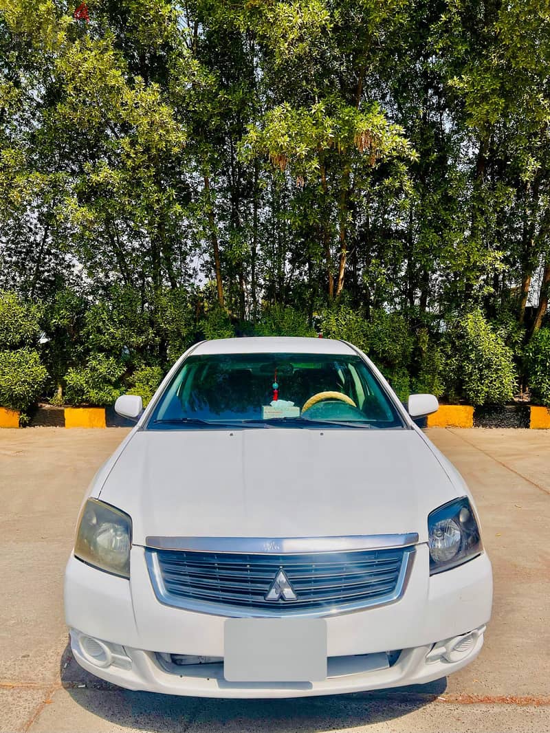 Mitsubishi Galant 2012 6