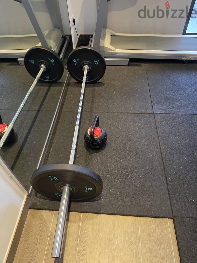 GYM EQUIPMENTS AND FLOOR MATTS 8