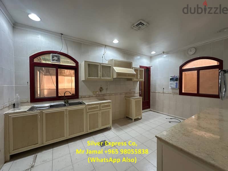 3 Bedroom Villa Floor with Balcony for Rent in Mangaf. 4
