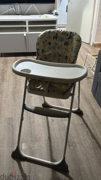 High chair. no damage