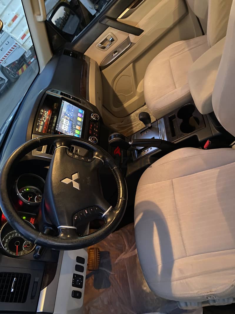 Mitsubishi Pajero 2015 4