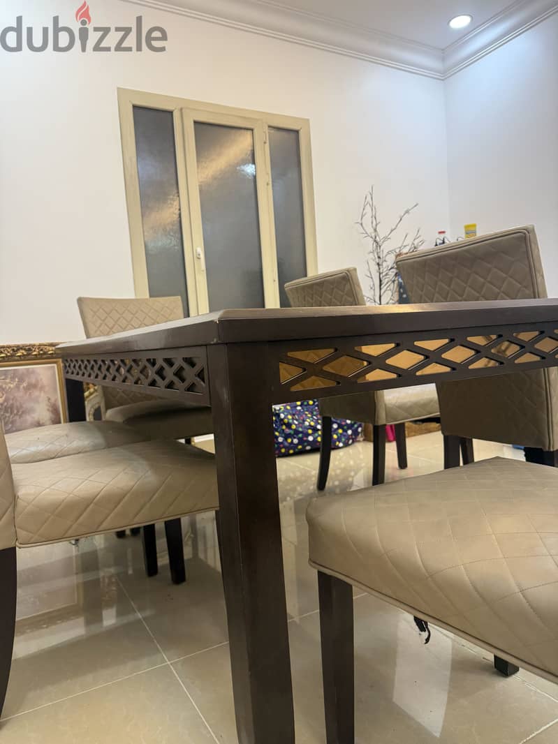 Dining table with 6 chairs 4