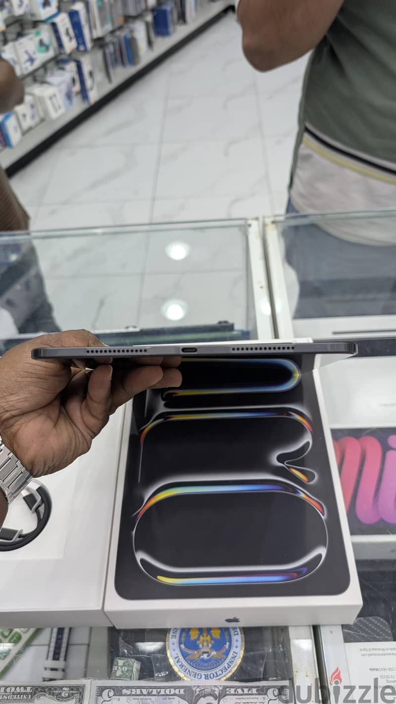 Apple ipad pro M5 11 inch 256GB 5