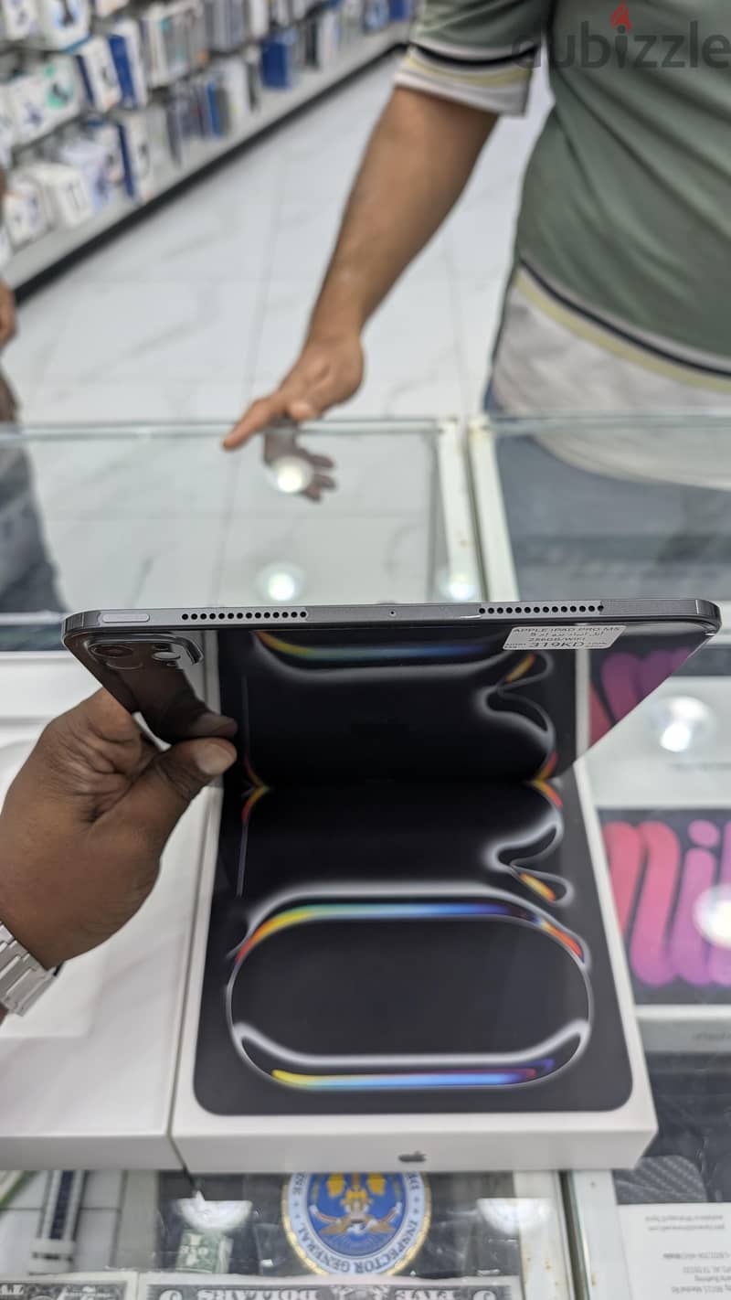 Apple ipad pro M5 11 inch 256GB 6