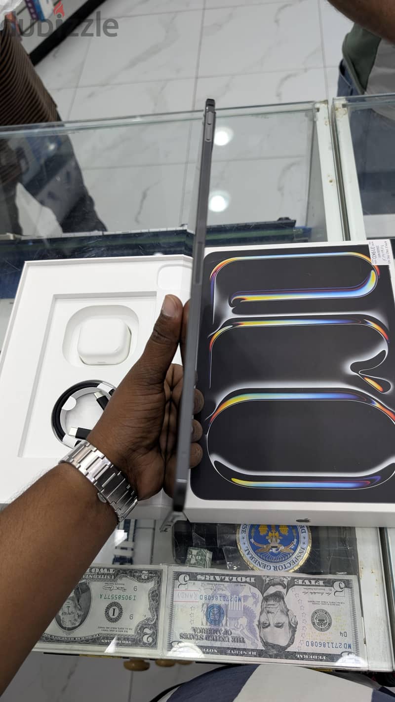 Apple ipad pro M5 11 inch 256GB 8