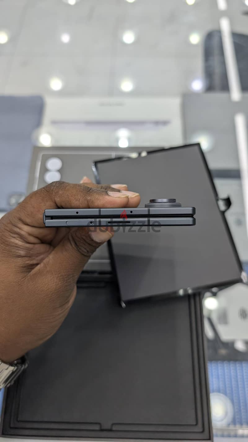 Samsung Galaxy Z Fold 8 6