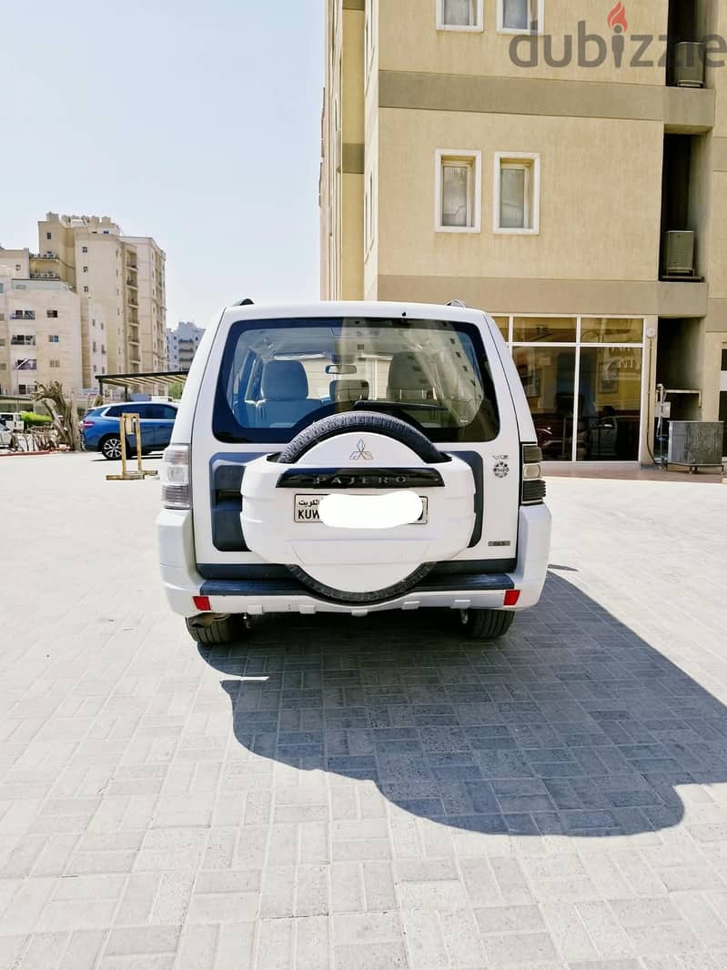 Mitsubishi Pajero 2013 1