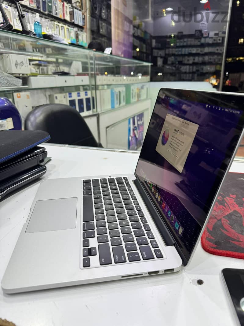 MacBook Pro Retina 13inch 2015Model  Intel i5  Ram 8GB  Stroge 128GB 2